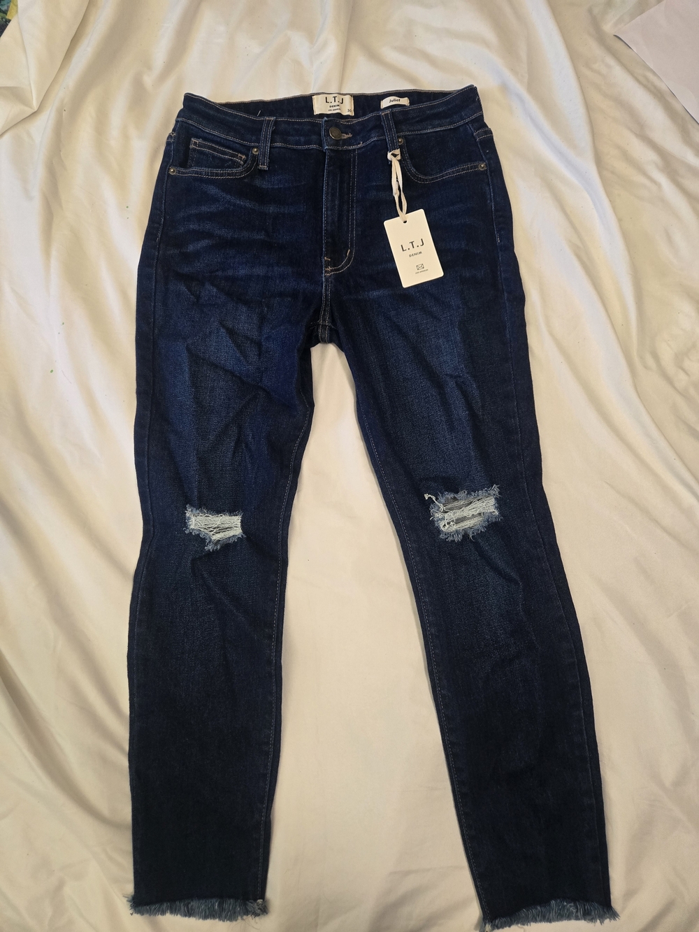 NWT L.T.J. Women's Skinny Jeans SIZE 30 STYLE JULIET